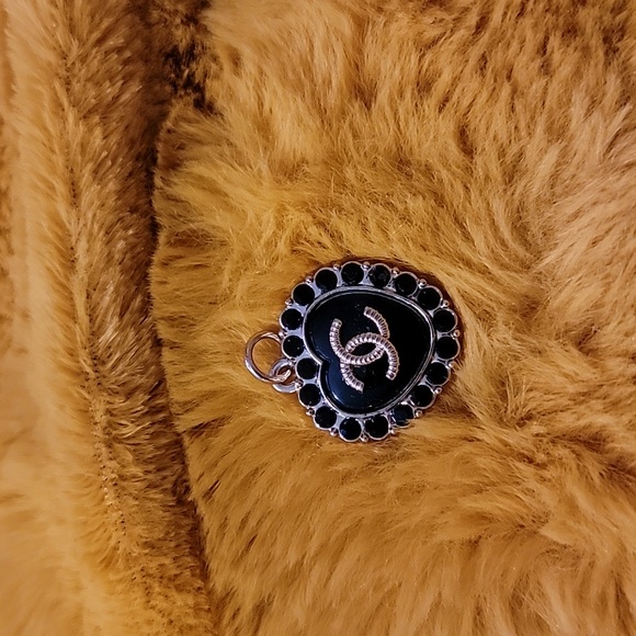 EUC Vintage Charm button stamped - Picture 5 of 7